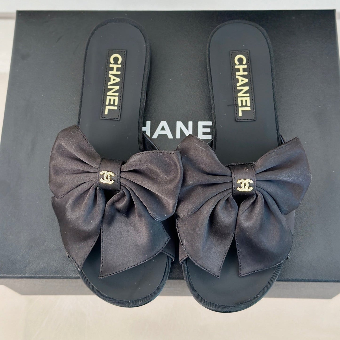 CHANEL Double  big bow flat sandals Sheepskin Black