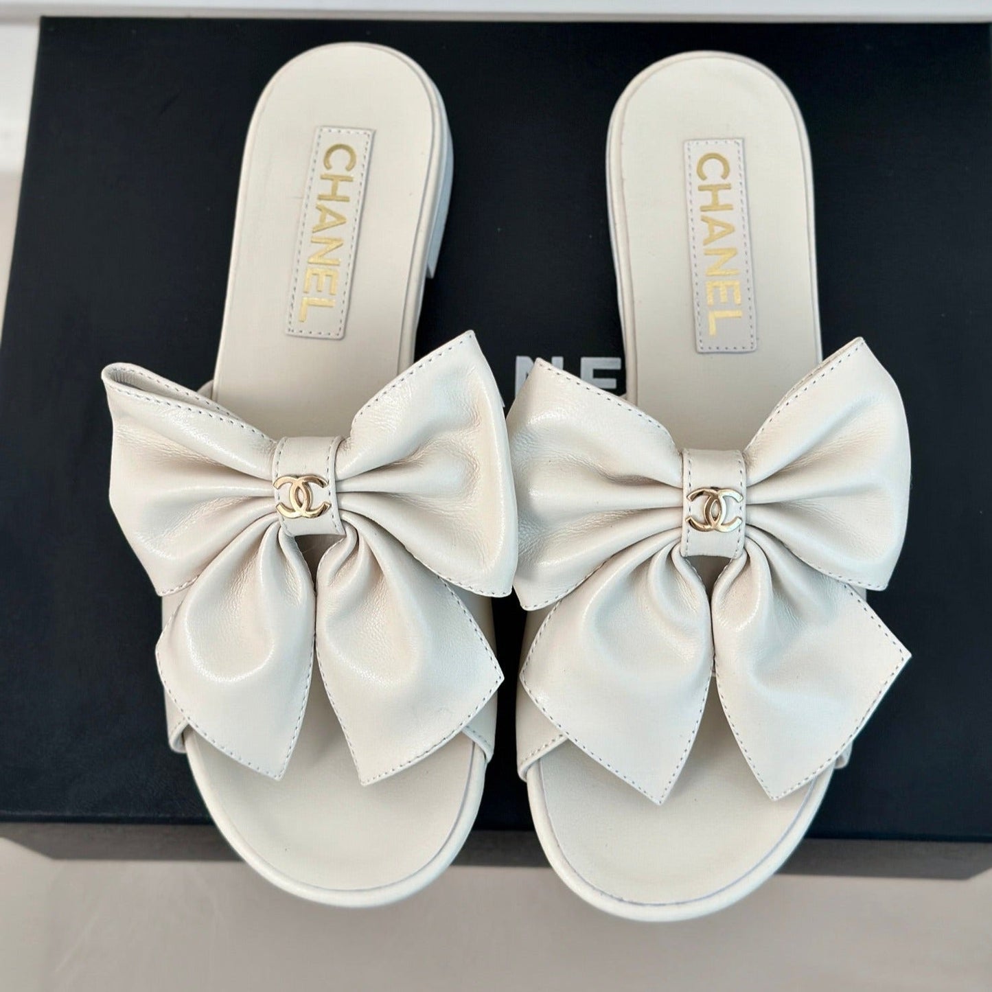 CHANEL Double  big bow flat sandals Sheepskin White Cream