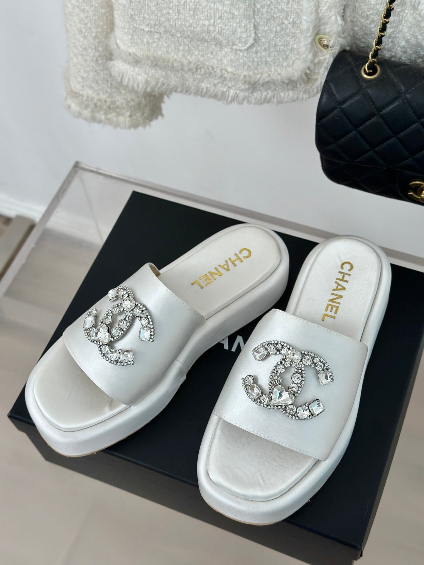 CHANEL SLIPPERS THICK SOLE IN WHITE SATIN