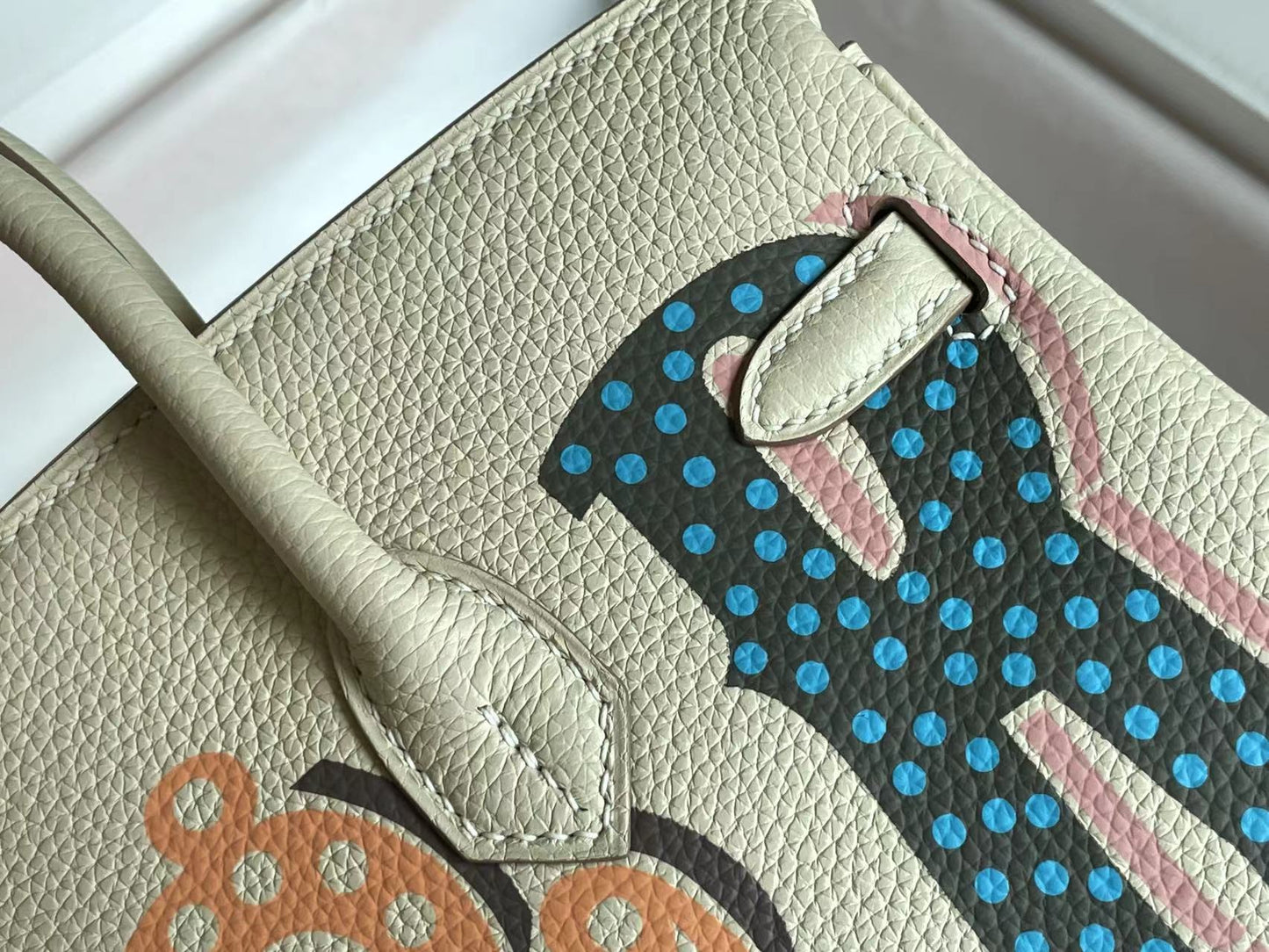 HERMES BIRKIN 25 BAG IN WHITE CREAM CALFSKIN WITH COLORFUL STICKER