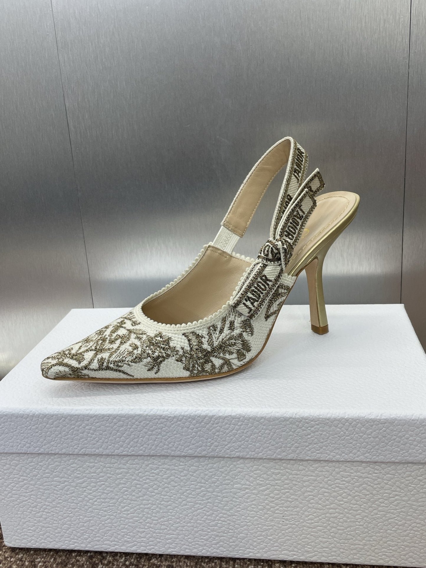 DIOR J'A HIGH SLINGBACK PUMP WHITE AND GOLD-TONE MILLEFIORI JACQUARD 95 MM