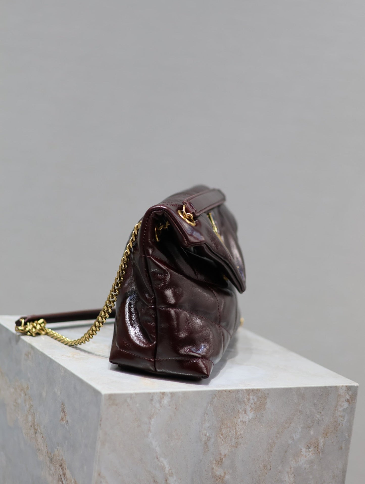 YSL 25S LOULOU PUFFER MEDIUM 29 IN DARK BURGUNDY CALFSKIN