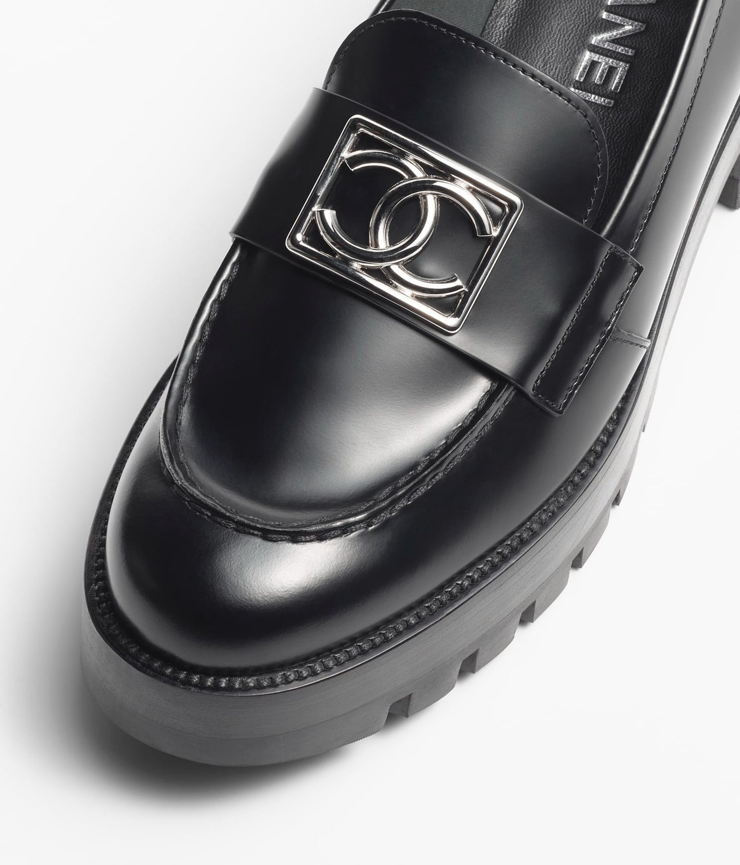 CHANEL MOASINS BLACK CALFSKIN METAL