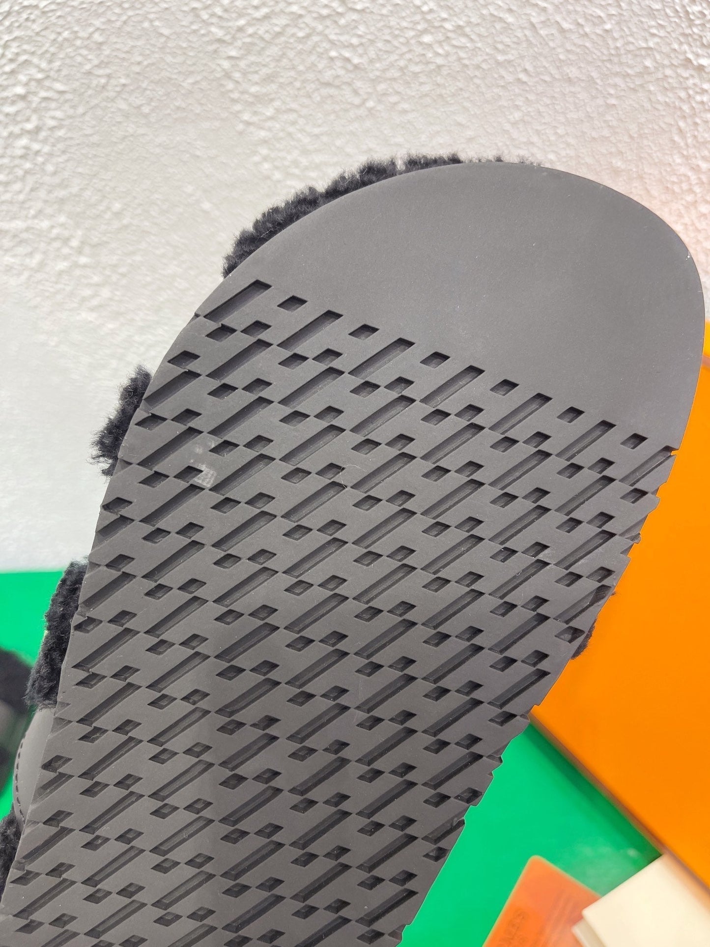 HERMES Chypre Sandal Black shearling insole Black goatskin lining